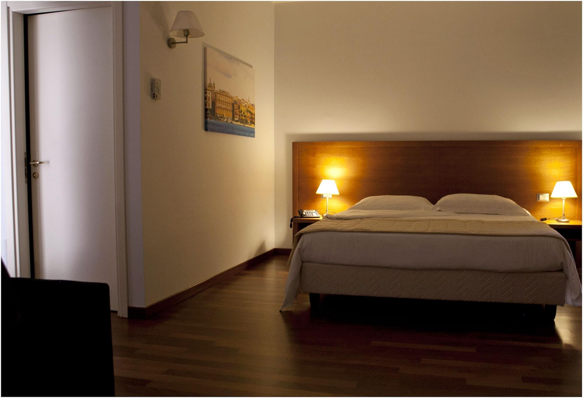 Hotel Tiziano Trapani Extérieur photo